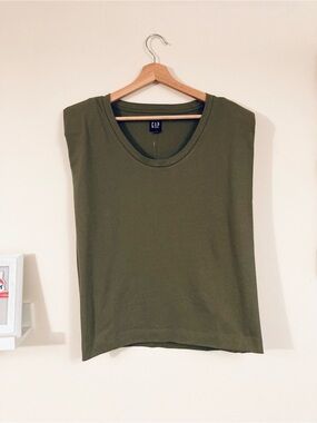 GAP NWTS Olive Green Crewneck Sleeveless Tank Top Muscle Tee Shoulder Pads